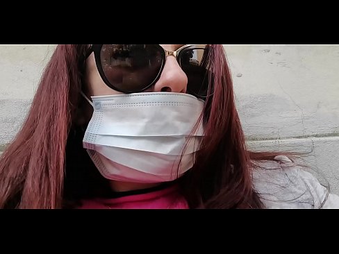 ❤️ Nicoletta se maščuje svojemu sosedu in mu urinira v garažo (Posebna italijanska karantena Covid19) Porno pri nas ❌