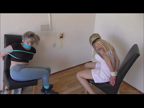 ❤️ Zasvojena / zvezana in z usti / deklica v stiski Porno pri nas ❌